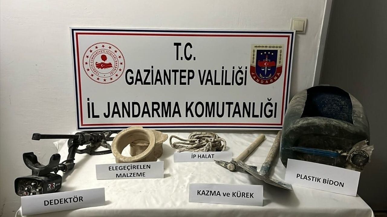 Gaziantep'te Kaçak Kazı Operasyonu: 2 Kişi Suçüstü Yakalandı