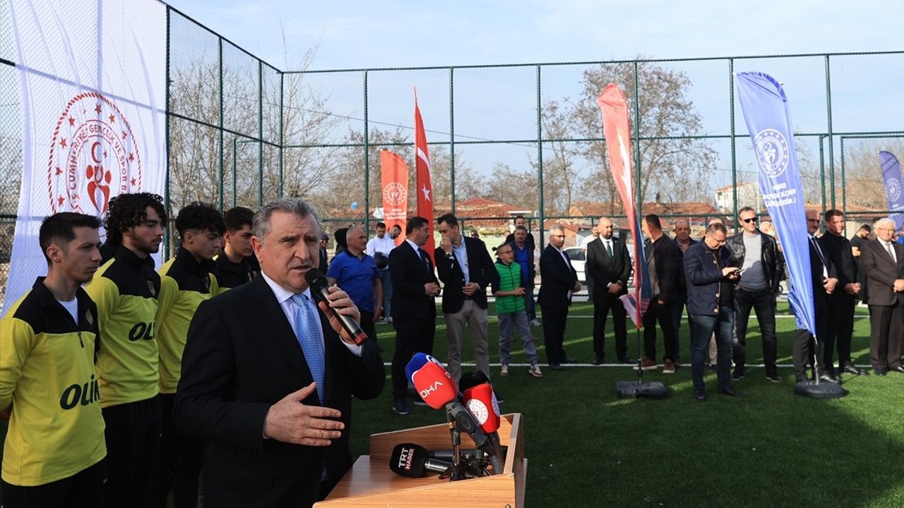 Gençlik ve Spor Bakanı Osman Aşkın Bak, Edirne'de Gençlerle İftarda Buluştu