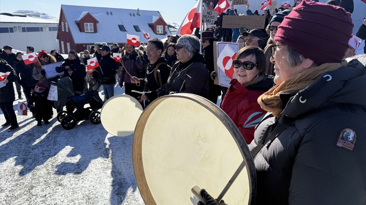 Grönland'da Protestolar Trump'a Tepki