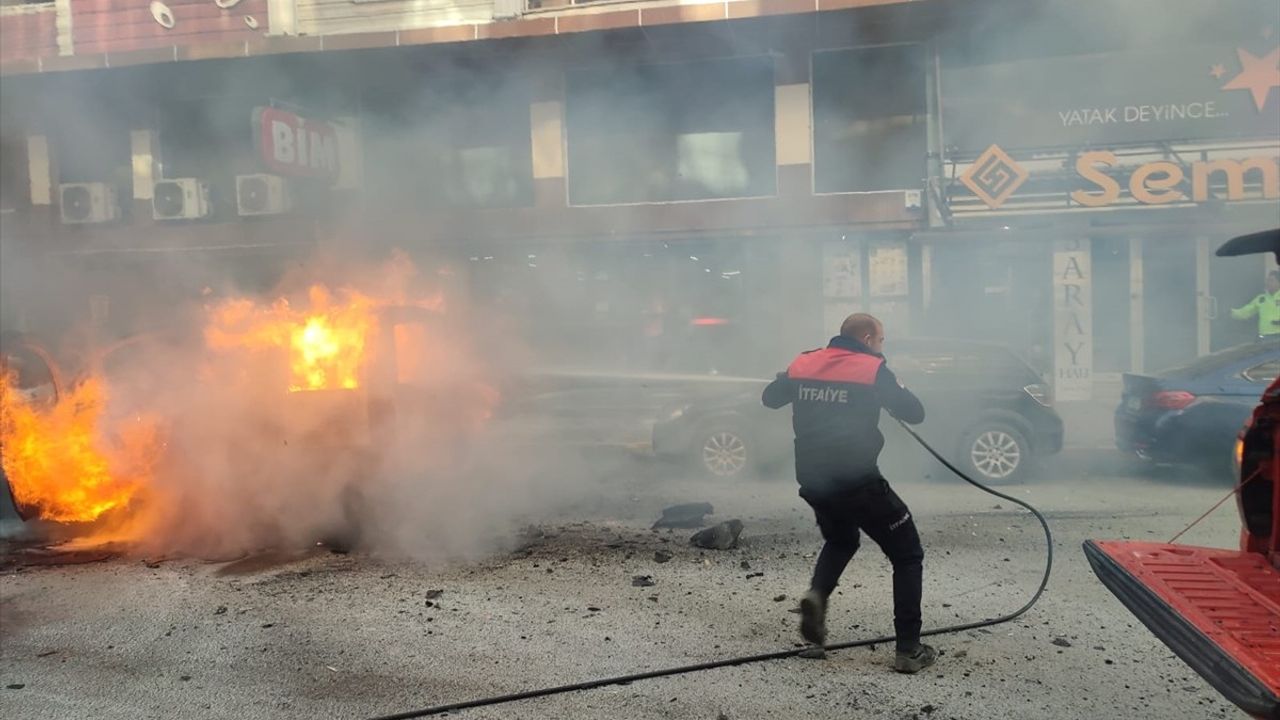 Iğdır'da Seyir Halindeyken Araç Alev Aldı