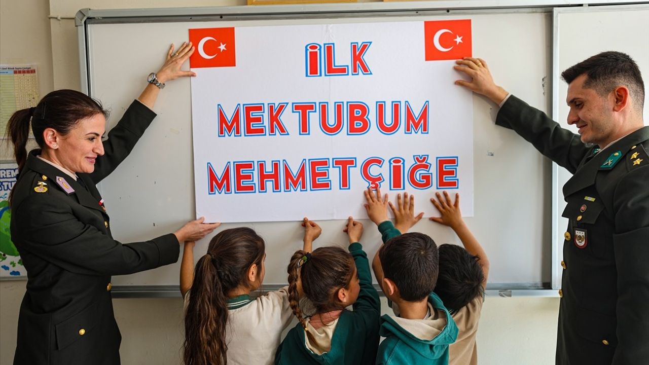 İğdır'daki Miniklerden Mehmetçiğe İlk Mektuplar