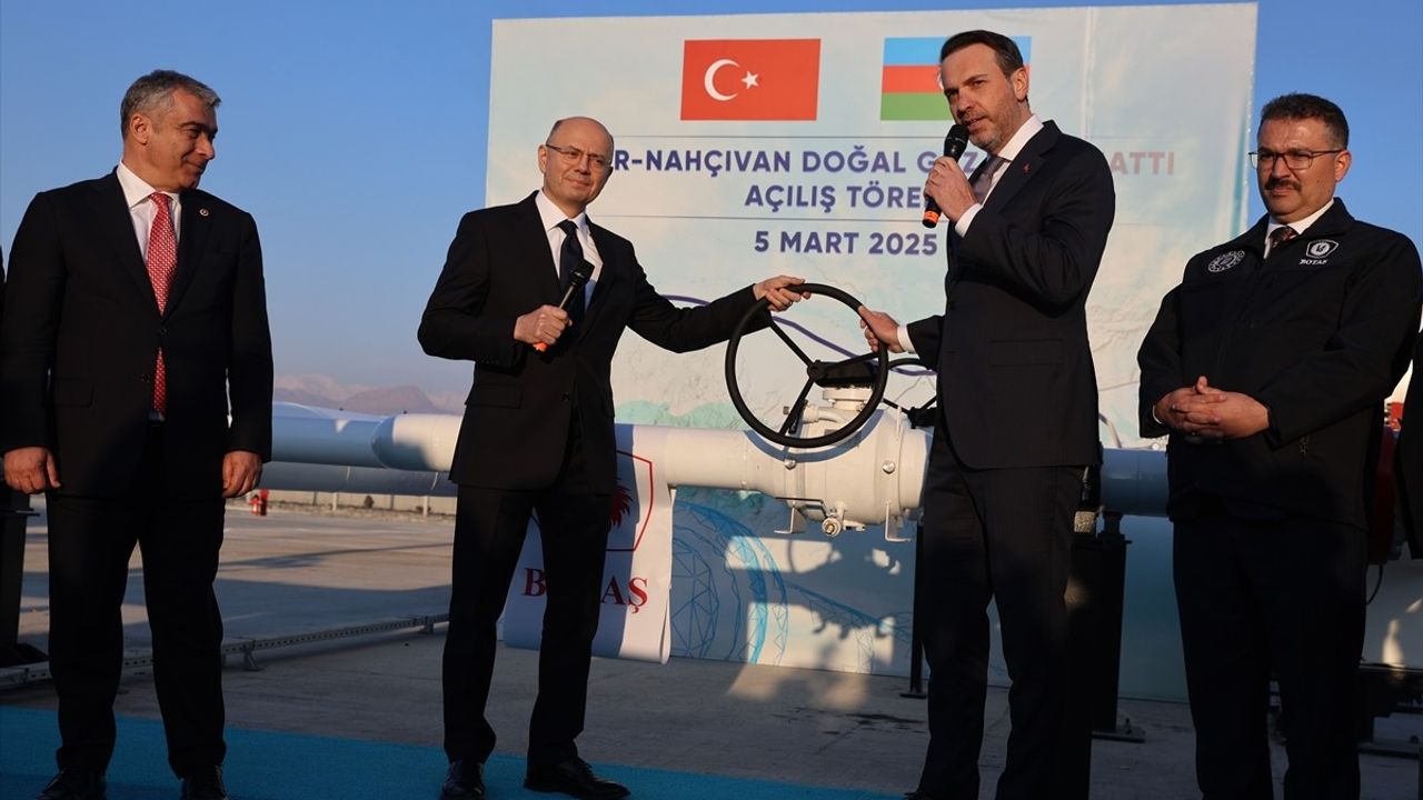 Iğdır-Nahçıvan Doğal Gaz Boru Hattı Açılışı Gerçekleşti