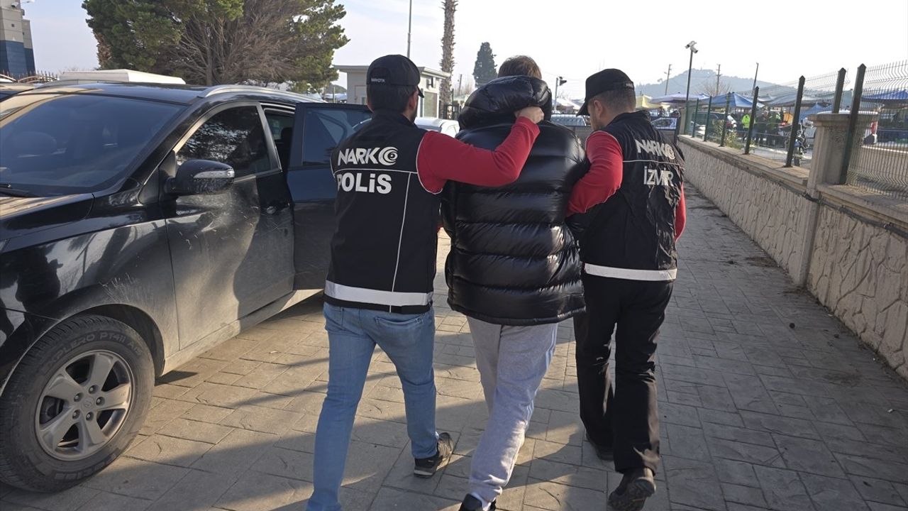 Interpol Tarafından Aranan Hükümlü İzmir'de Yakalandı