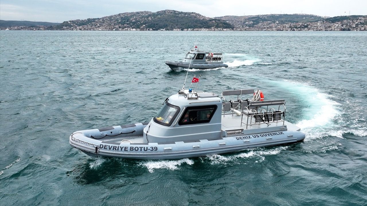 İstanbul Boğaz Komutanlığı Karadeniz'de Güvenliği Sağlıyor