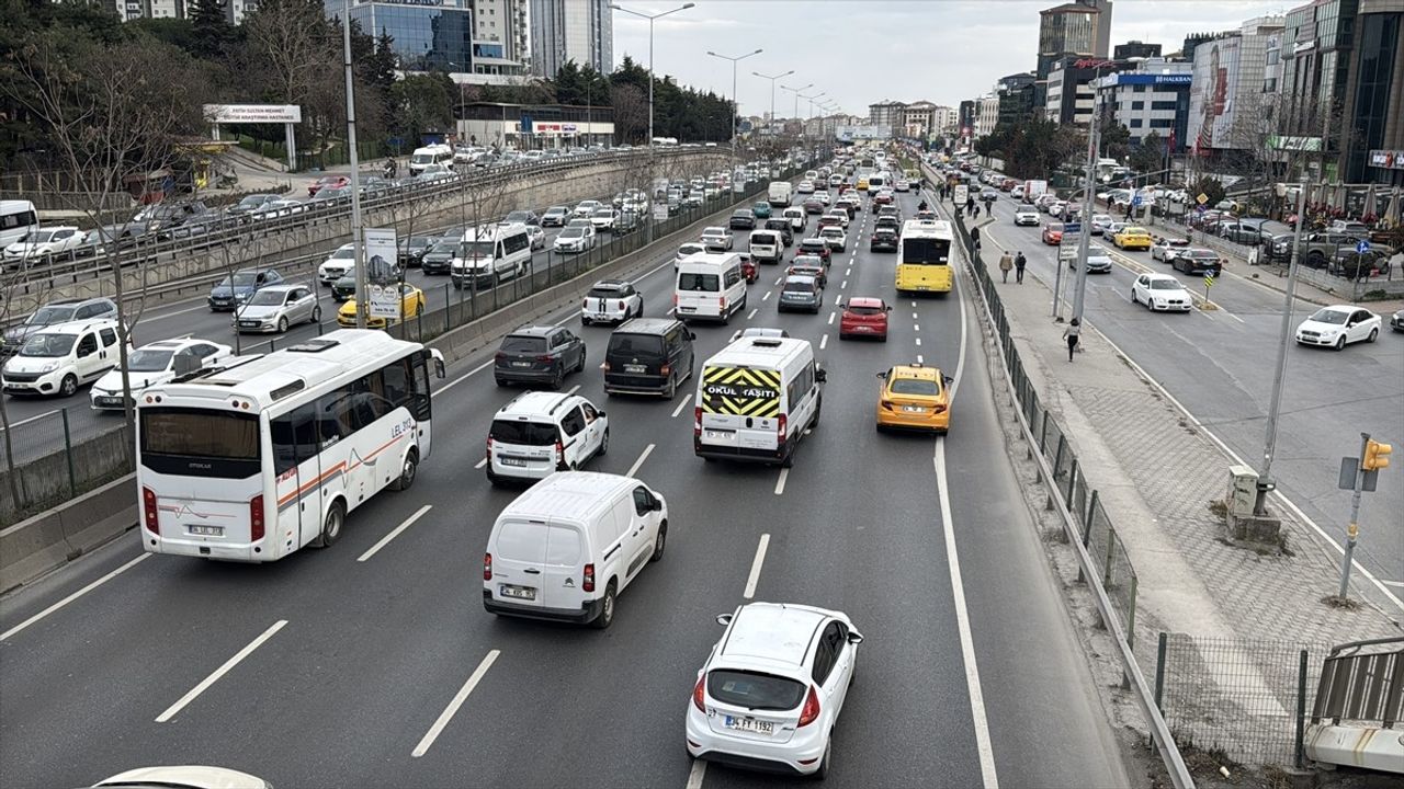 İstanbul'da İftar Sırasında Trafik Yoğunluğu