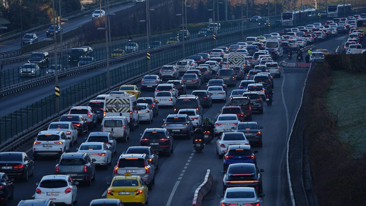 İstanbul'da Sabah Trafik Yoğunluğu