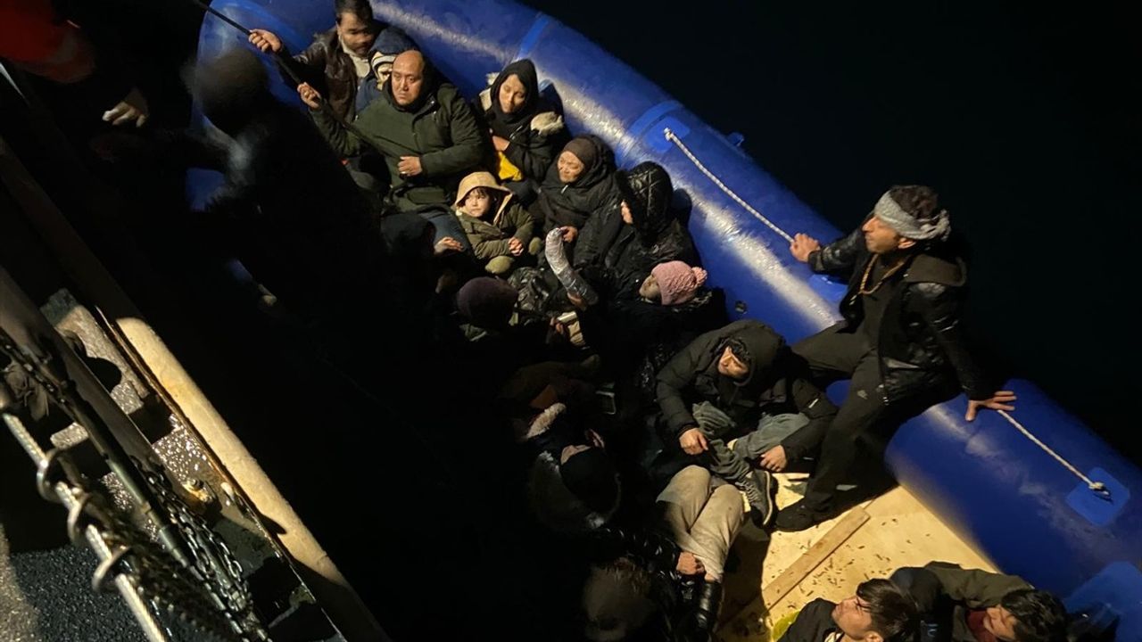 İzmir'de 50 Düzensiz Göçmen Yakalandı