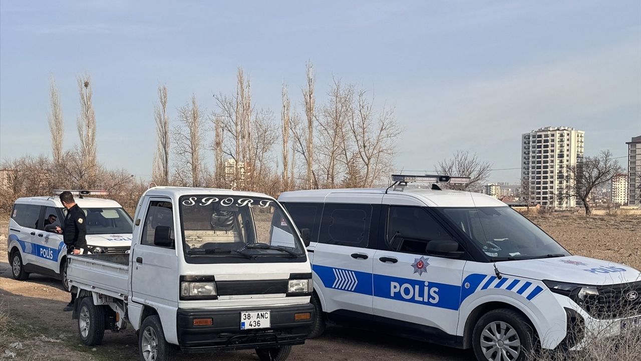 Kayseri'de 4 Kişi Bulundu: 1 Ölü, 3 Baygın