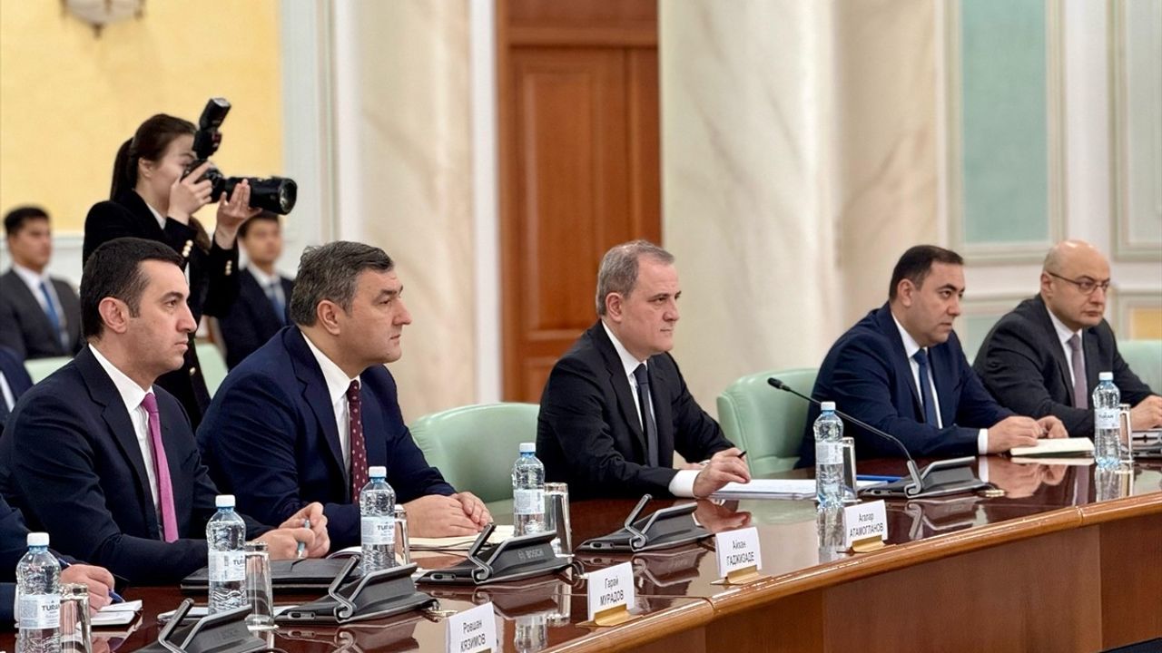Kazakistan ve Azerbaycan Hazar Denizi'nde Taşımacılığı Artırma Hedefinde
