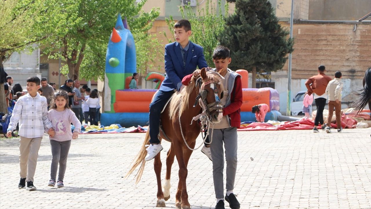 Kilis'te Çocuklar Bayram Yeri'nde Keyifli Anlar Yaşadı
