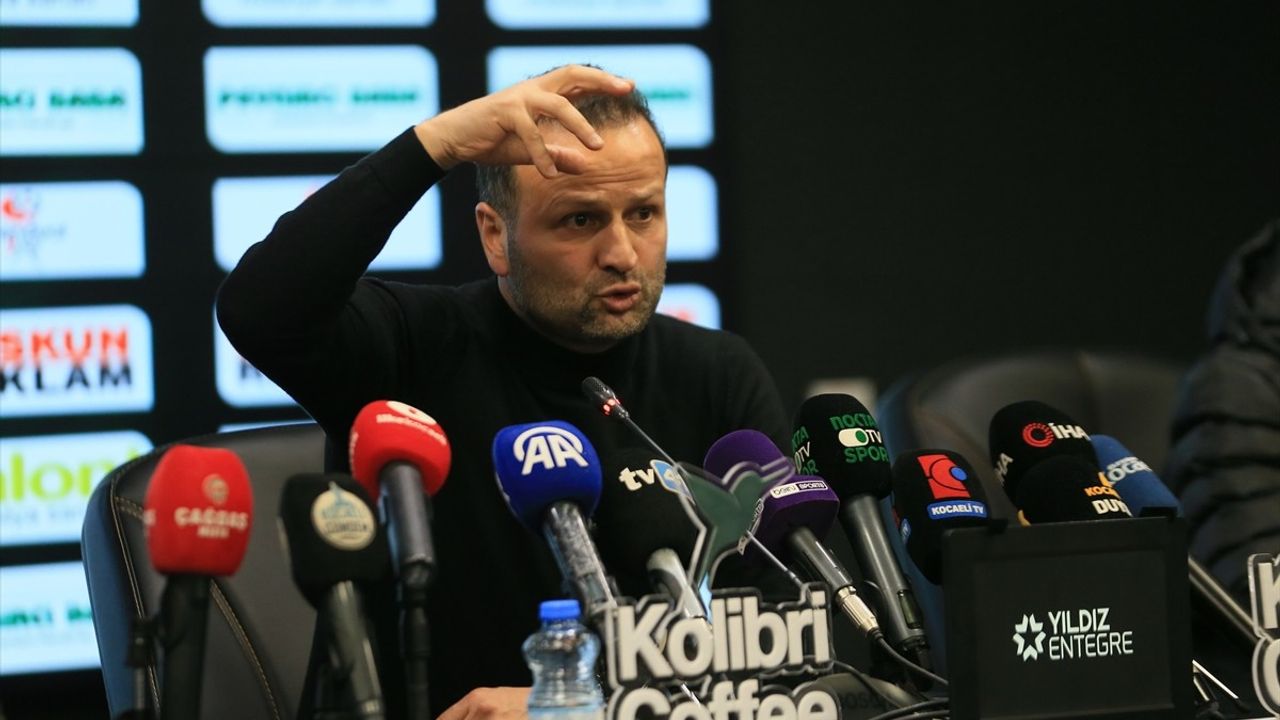 Kocaelispor ve Uğur Okulları İstanbulspor Bir Puanı Paylaştı