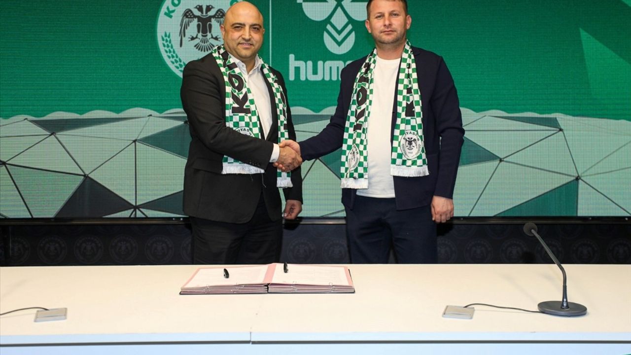 Konyaspor Hummel ile Yeni Sponsorluk Anlaşması İmzaladı