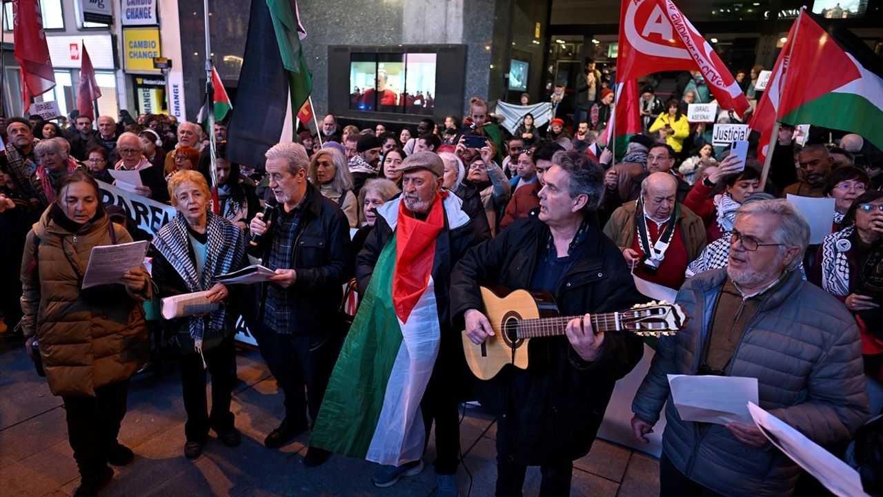 Madrid'de Gazze Saldırılarına Protesto