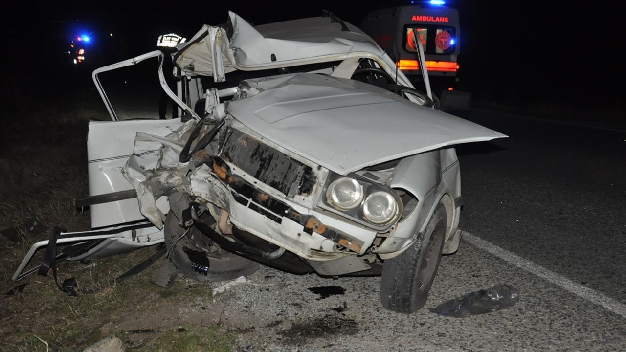 Manisa'da Trafik Kazası: 1 Ölü, 3 Yaralı