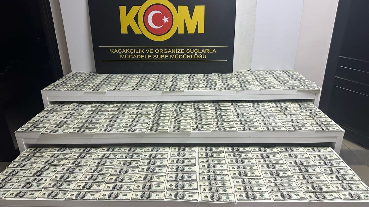 Mersin'de Büyük Sahte Dolar Operasyonu: 3 Tutuklama