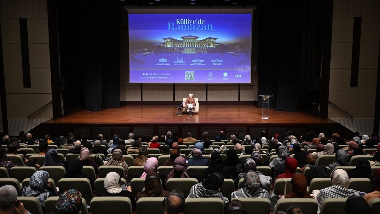 Mescid-i Aksa İmam Hatibi Şeyh İkrime Sabri Ankara'da Konuştu