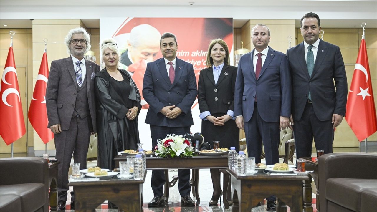 MHP Genel Merkezi'nde Bayramlaşma Etiği