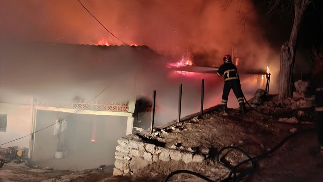 Osmaniye'de Yangın: Bir Kişi Dumandan Etkilendi