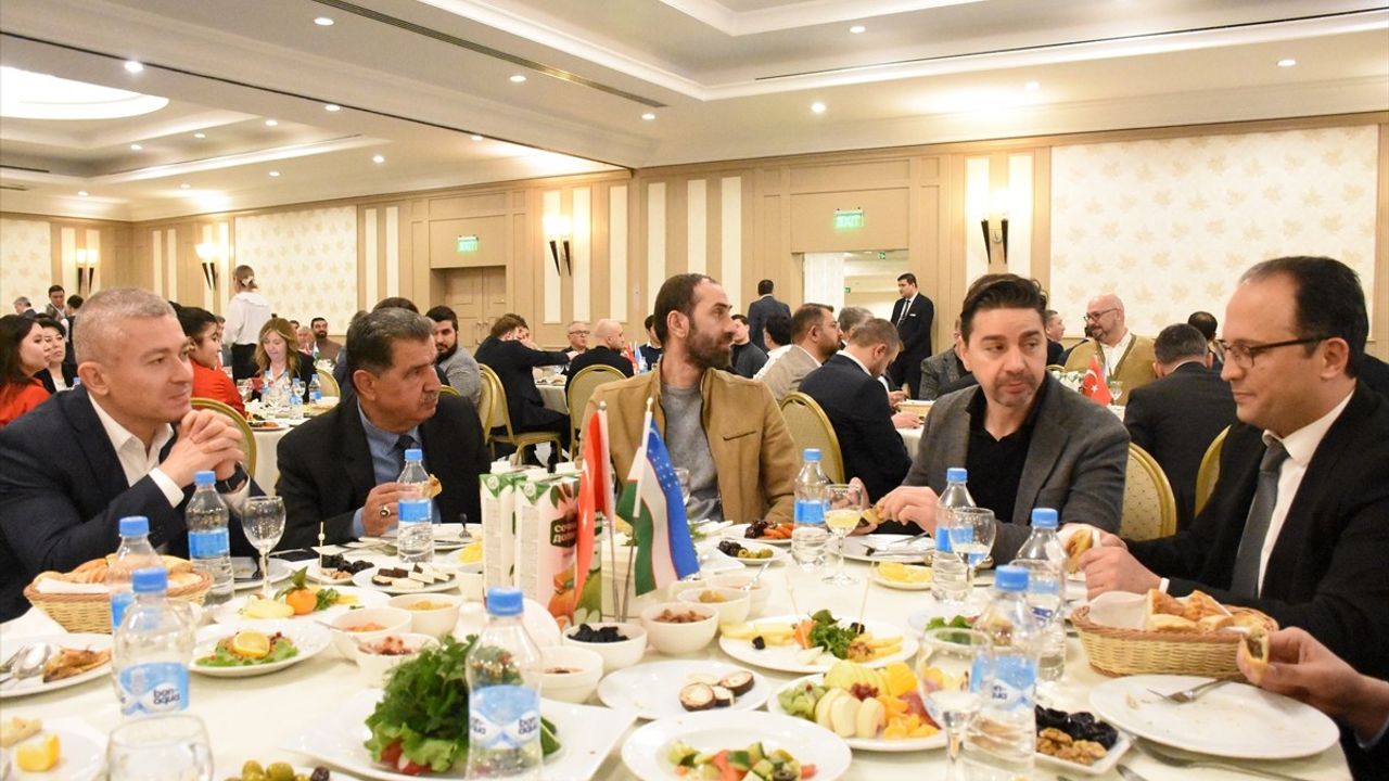 Özbek-Türk İşadamları Derneği Taşkent'te İftar Programı Düzenledi