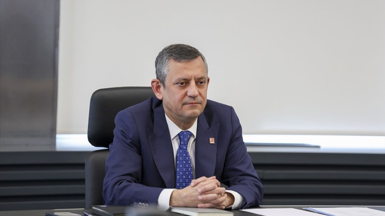 Özgür Özel'den PKK'ya Silah Bırakma Çağrısı