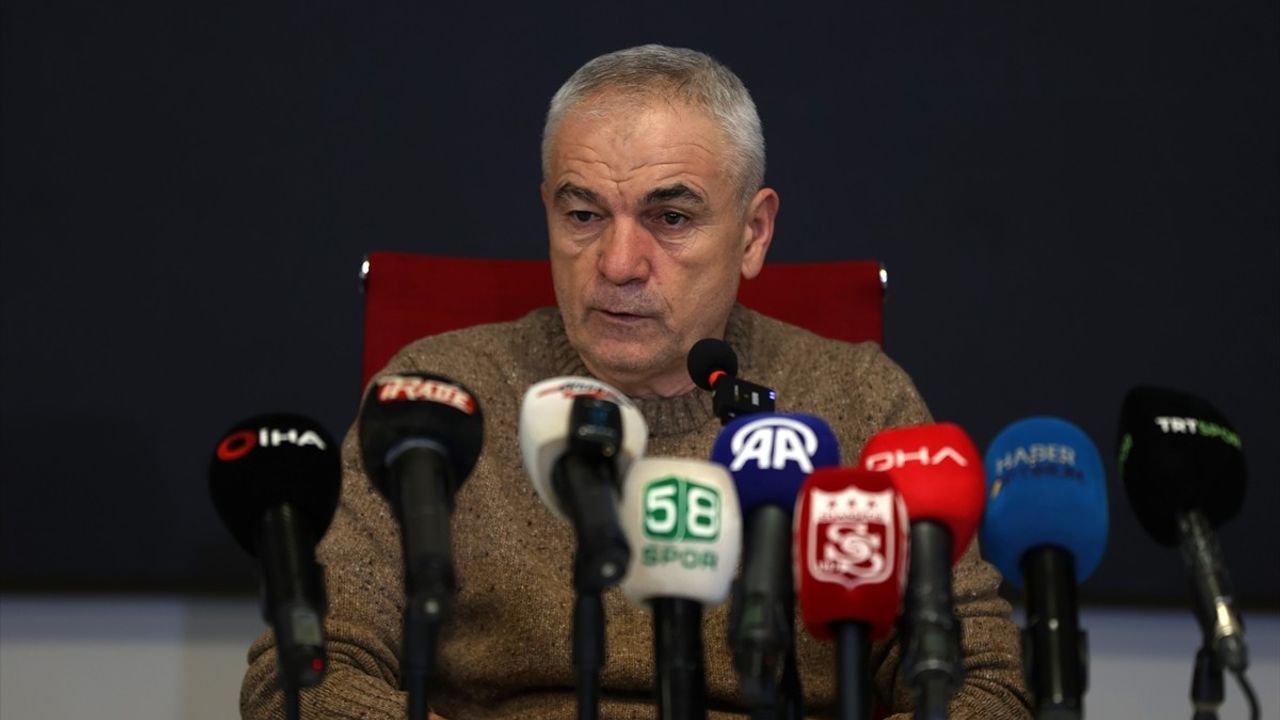 Rıza Çalımbay: "Amacımız Takımı Lig'de Tutmak"