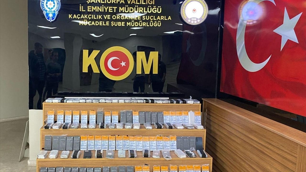 Şanlıurfa'da Gümrük Kaçağı 345 Cep Telefonu Yakalandı