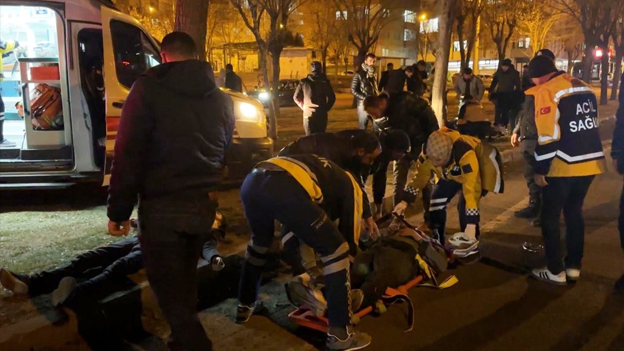 Şanlıurfa'da Motosiklet Kazası 3 Yaralı