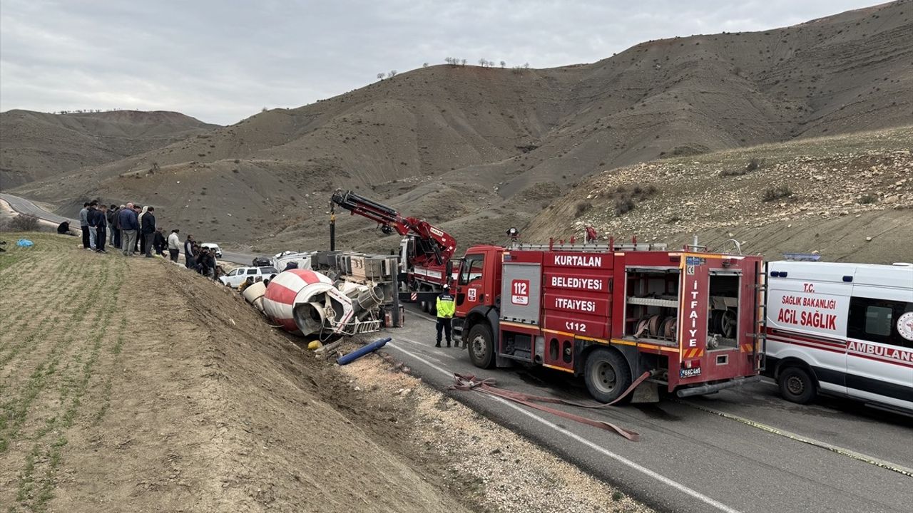 Siirt'te Beton Mikseri Devrildi: Sürücü Hayatını Kaybetti