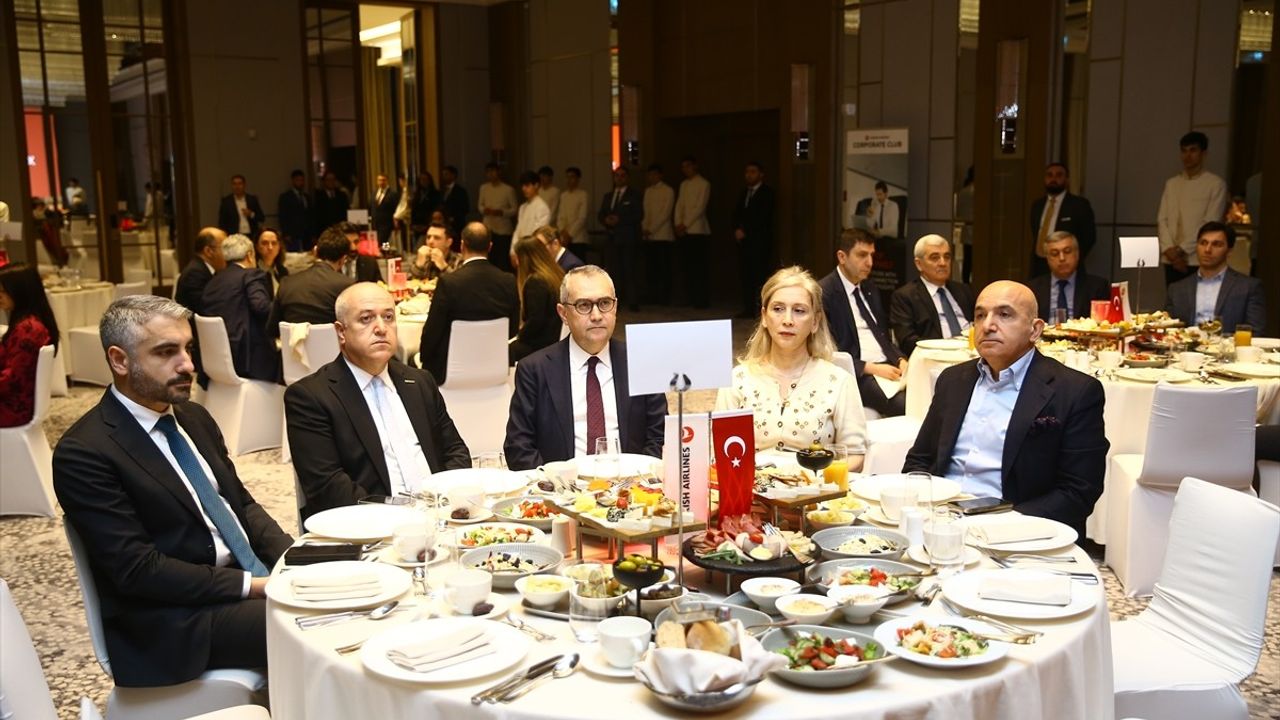 THY'den Azerbaycanlı Turizmcilerle İftar Buluşması