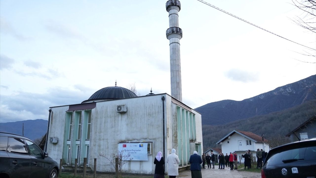 TİKA'dan Bosna Hersek'te Sel Mağdurlarına İftar ve Gıda Yardımı