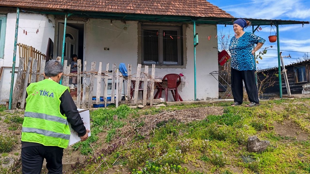 TİKA, Sırbistan'da İhtiyaç Sahiplerine Gıda Yardımı Dağıttı