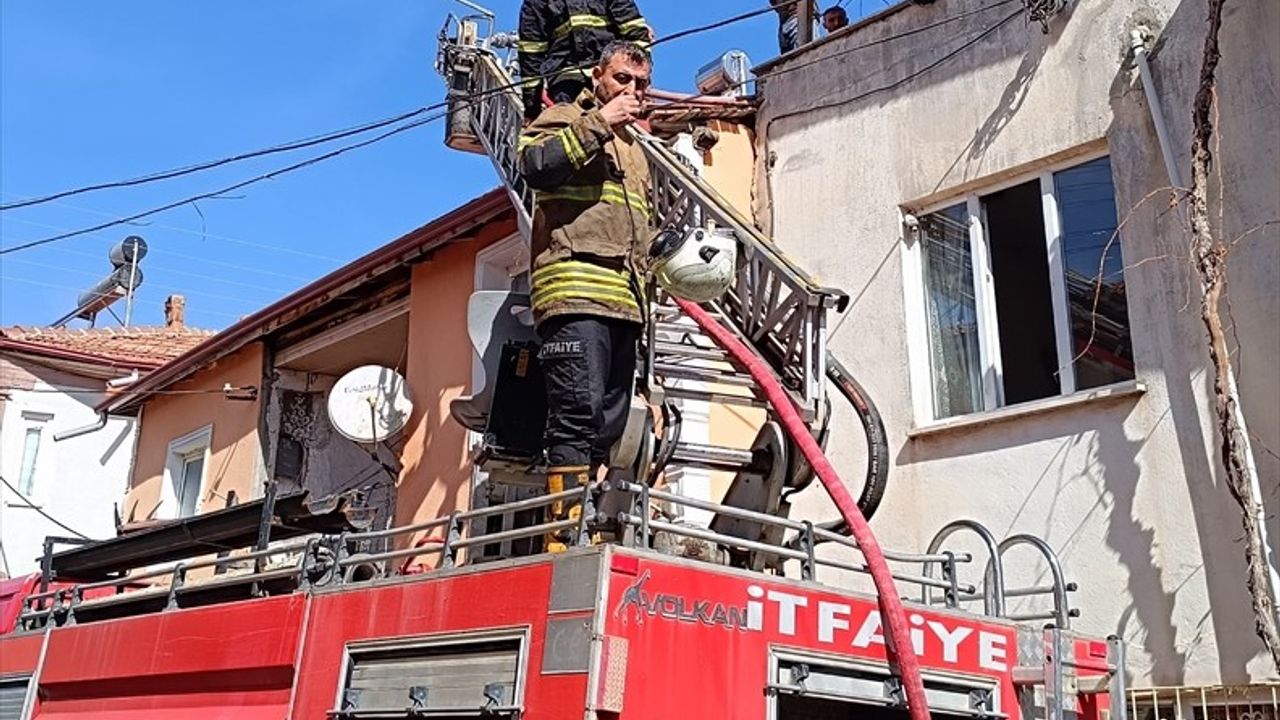 Tokat'ta Yangın Felaketi: 3 Ev Zarar Gördü