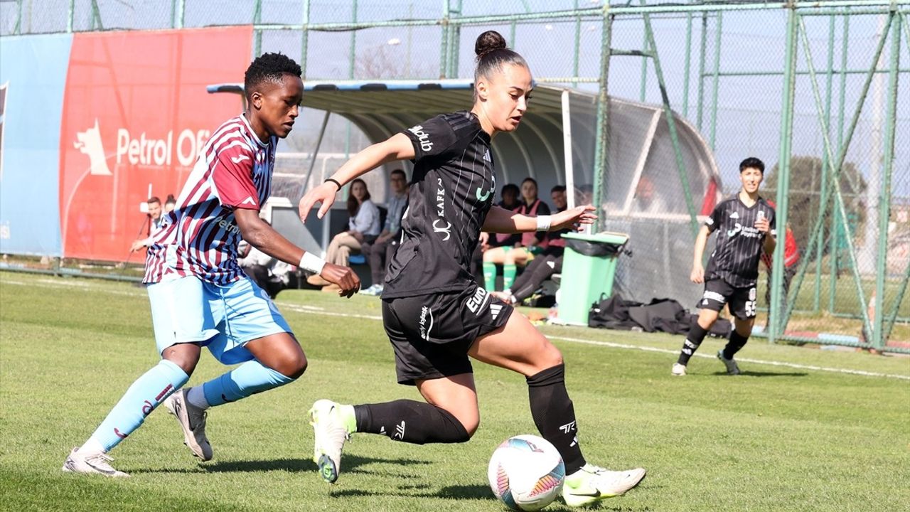 Trabzonspor, Beşiktaş'ı 2-0 Mağlup Etti