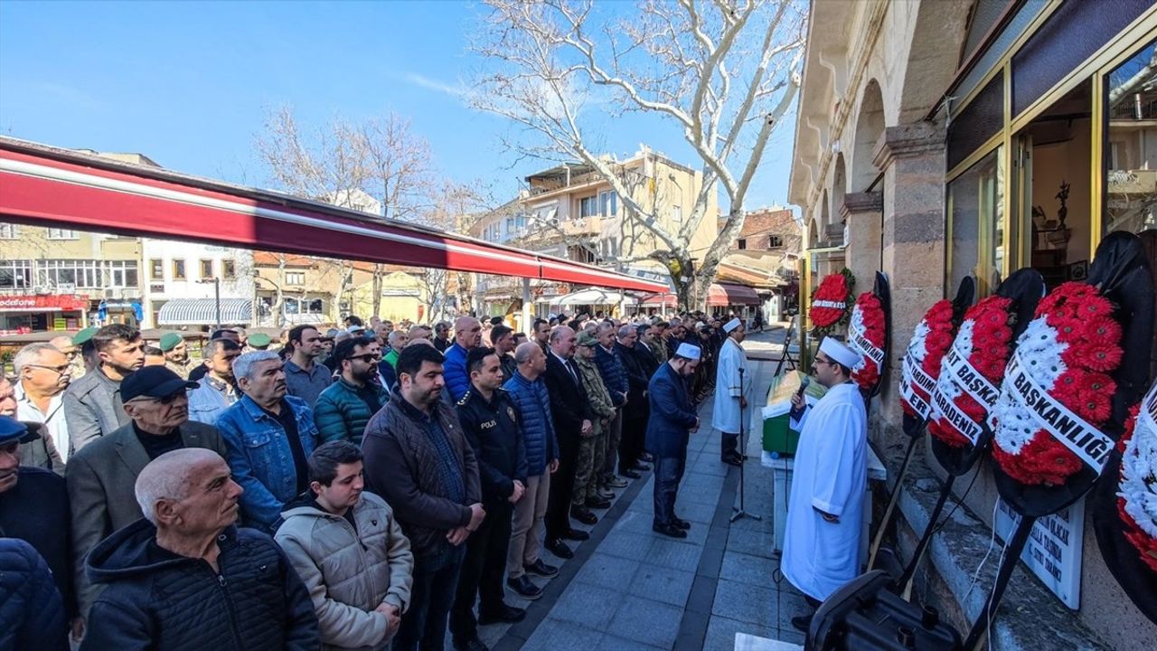 Tümgeneral Mehmet Özeren'in Babası Orhan Özeren Son Yolculuğuna Uğurlandı