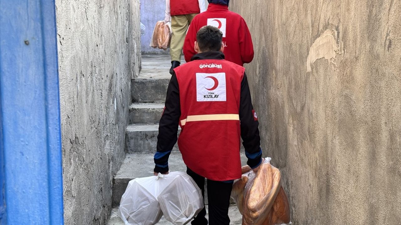 Türk Kızılay Siirt'te İftara Ulaşımda Öncü