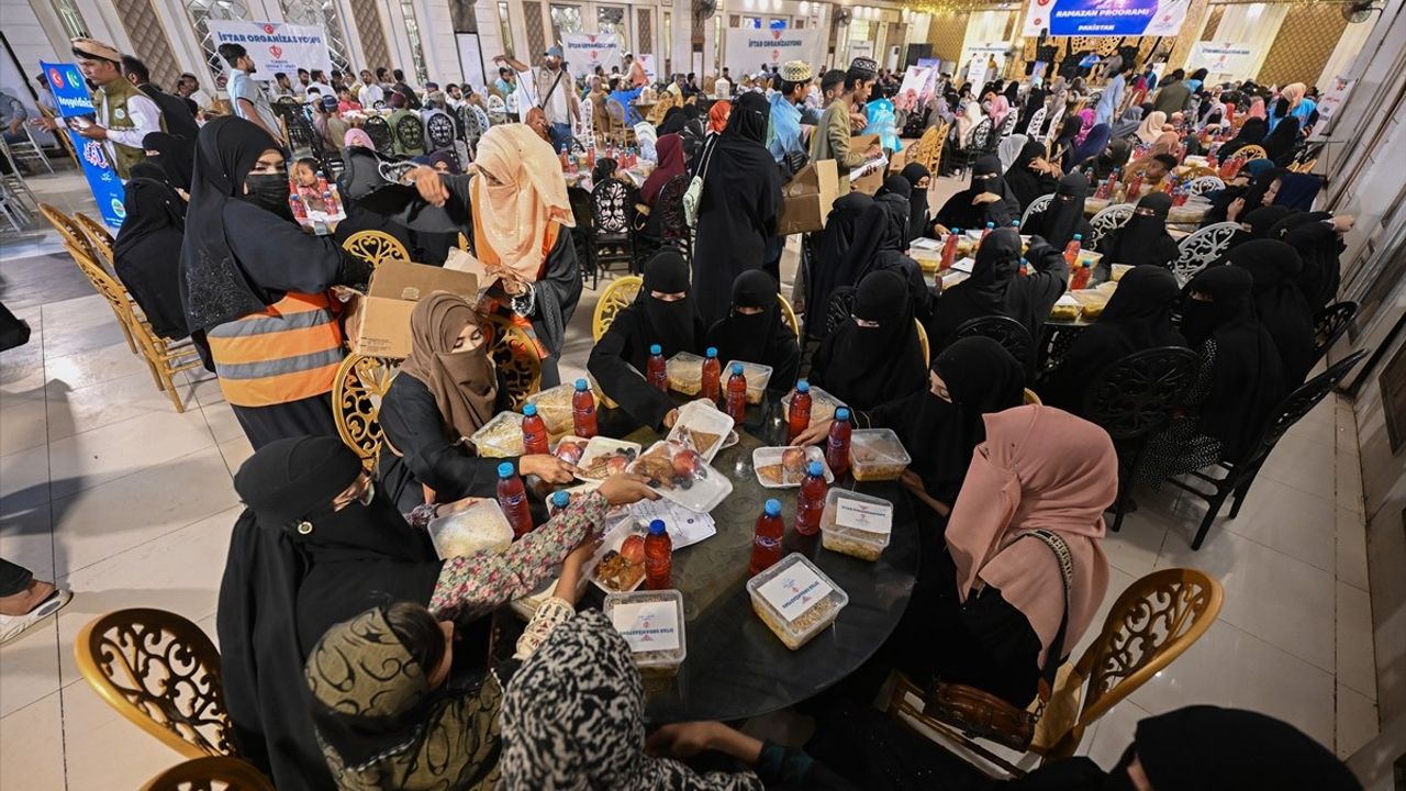 Türkiye Diyanet Vakfı Pakistan'da İftar Programı Düzenledi