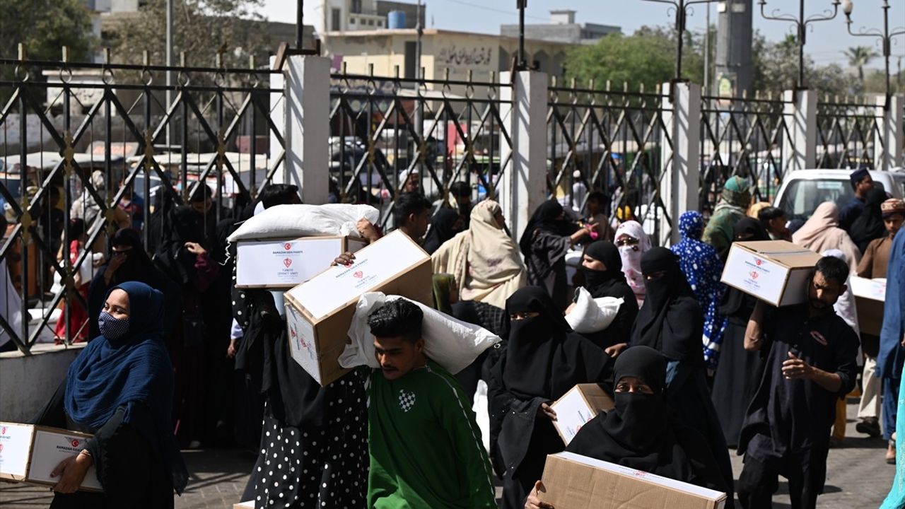 Türkiye Diyanet Vakfı Ramazan Yardımlarıyla Pakistan'da