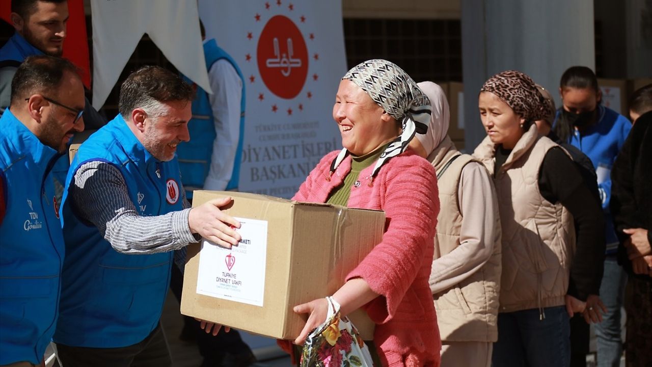 Türkiye'nin Kırgızistan'a Ramazan'da Gıda Yardımı