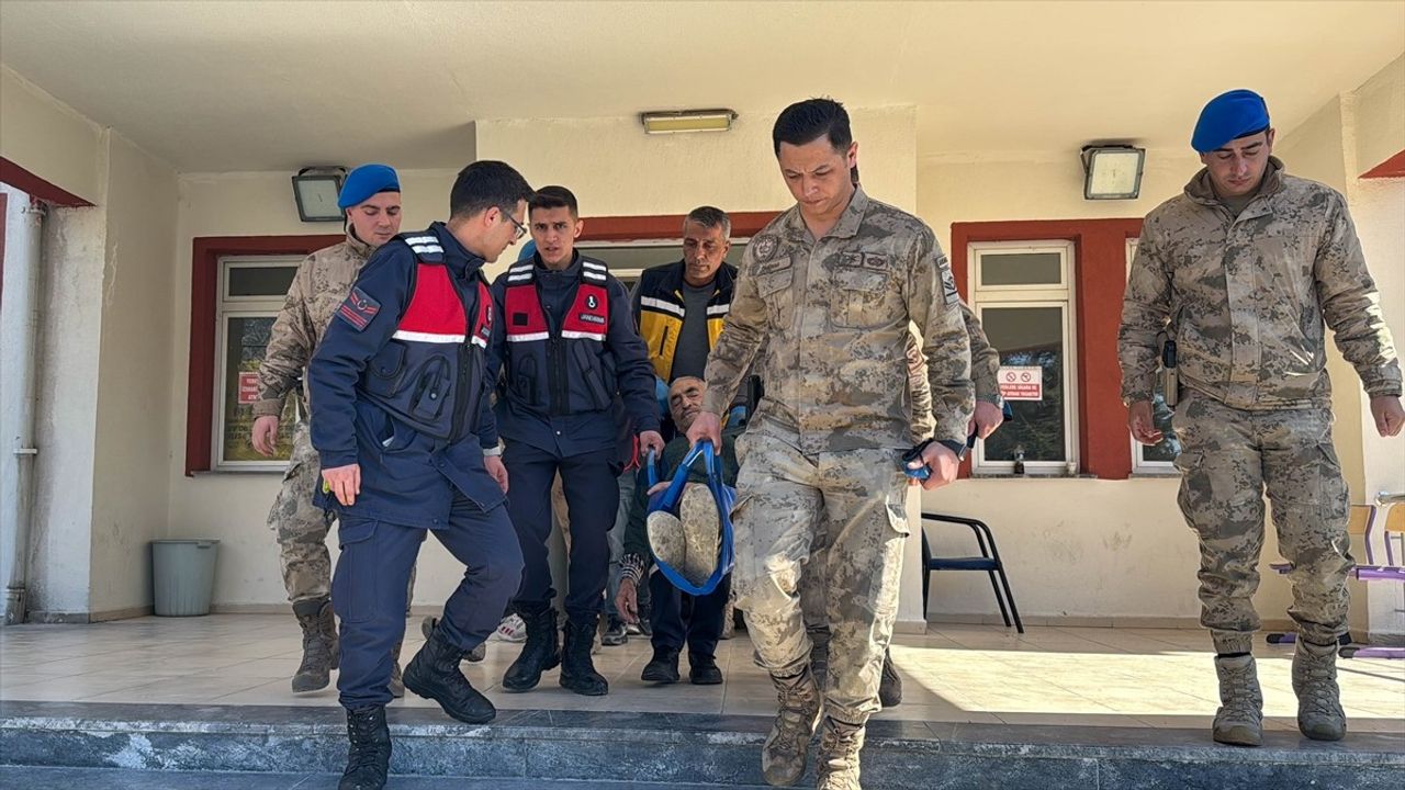 Uşak'ta Yaşlı Zanlı İki Komşusunu Öldürdü