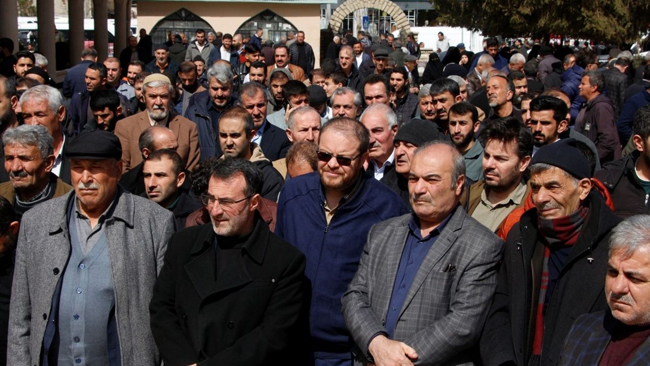 Van'da Gazze'ye Yönelik Saldırılara Protesto