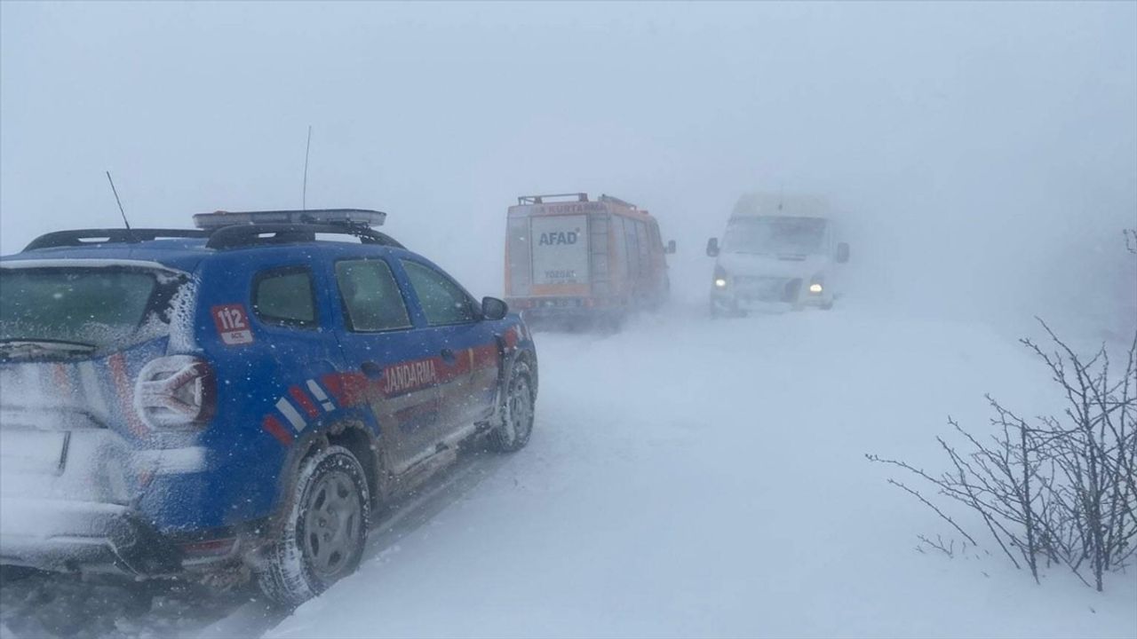 Yozgat'ta Kara Saplanan Okul Servisi