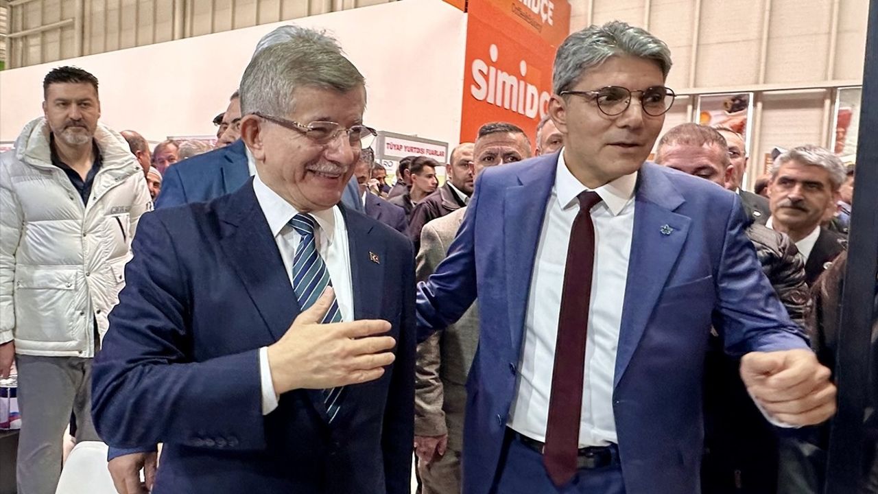 Ahmet Davutoğlu Konya Tarım Fuarı'nı Ziyaret Etti