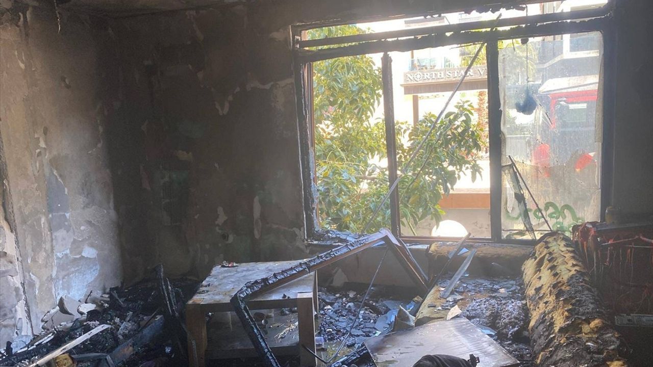 Alanya'da Yangın: Bir Kişi Dumandan Etkilendi