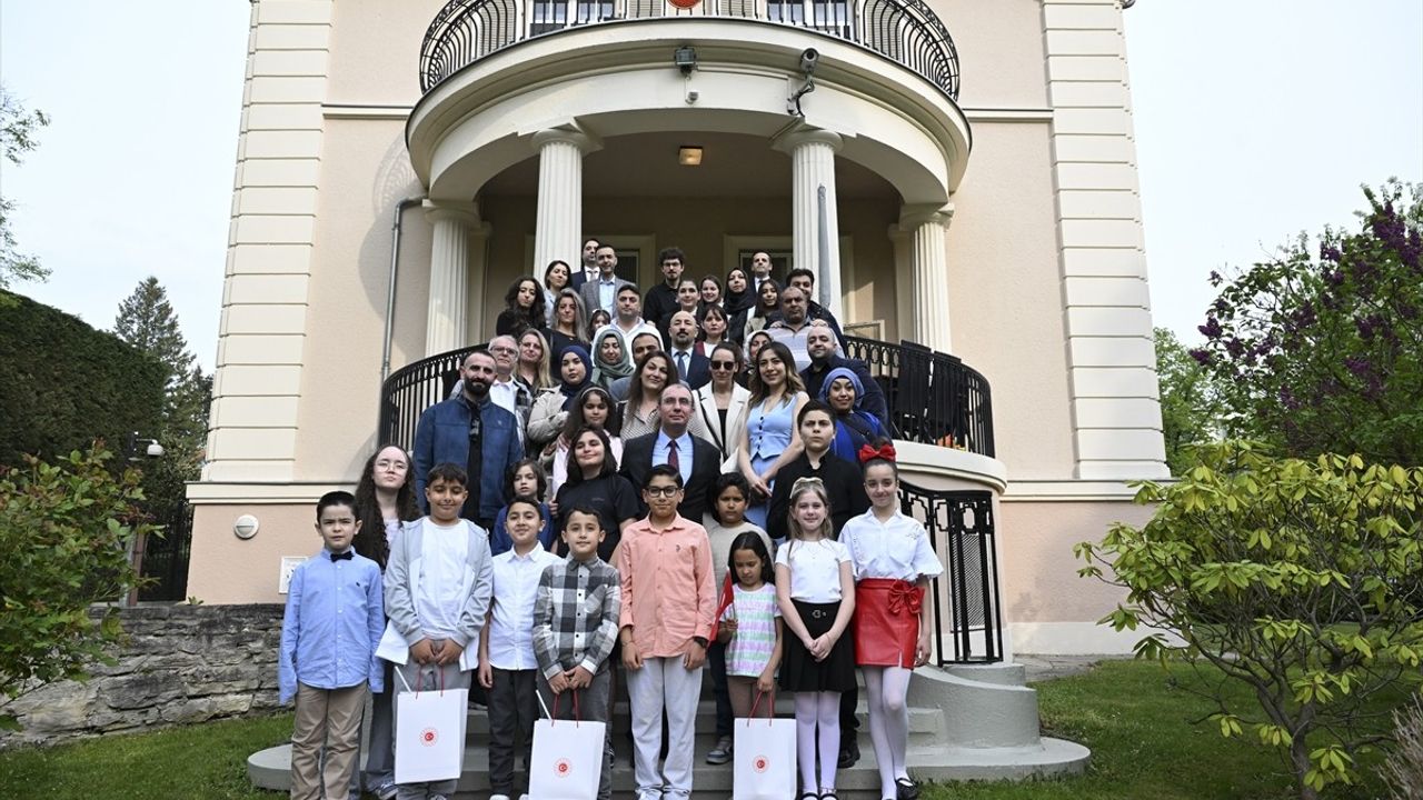 Almanya'da 23 Nisan Ulusal Egemenlik ve Çocuk Bayramı Coşkuyla Kutlandı