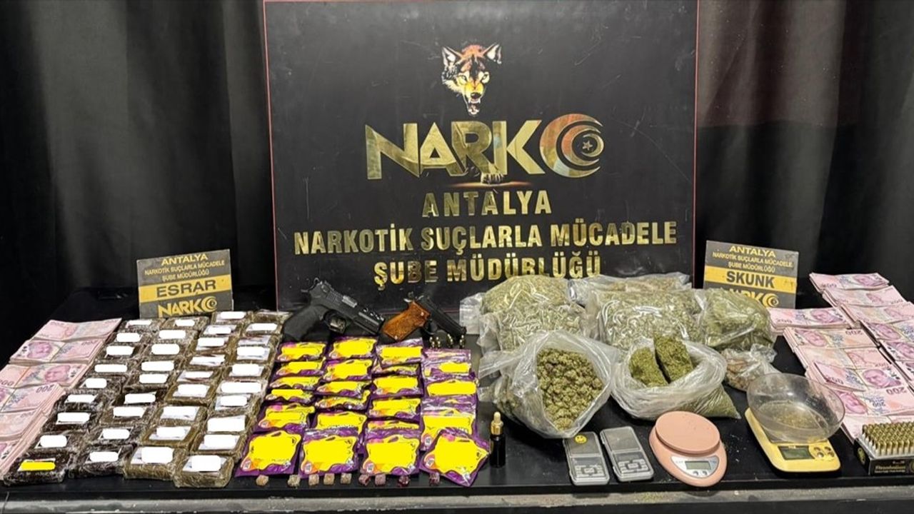 Antalya'da Uyuşturucu Ticareti Operasyonu: 20 Tutuklama