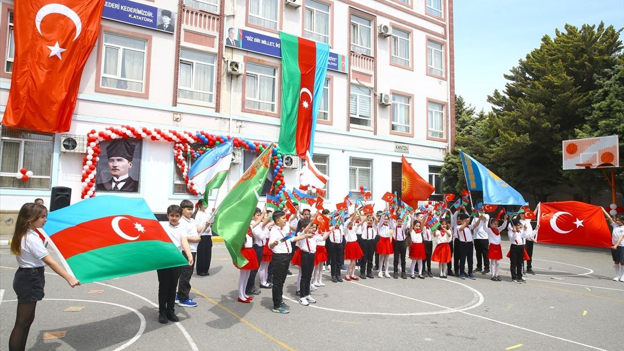 Azerbaycan'da 23 Nisan Ulusal Egemenlik ve Çocuk Bayramı Coşkulu Bir Şekilde Kutlandı