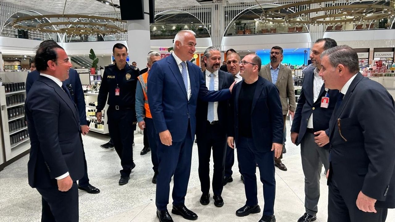 Bakan Ersoy'dan Antalya Havalimanı İncelemesi: 2023 Hedefi 18 Milyon Ziyaretçi