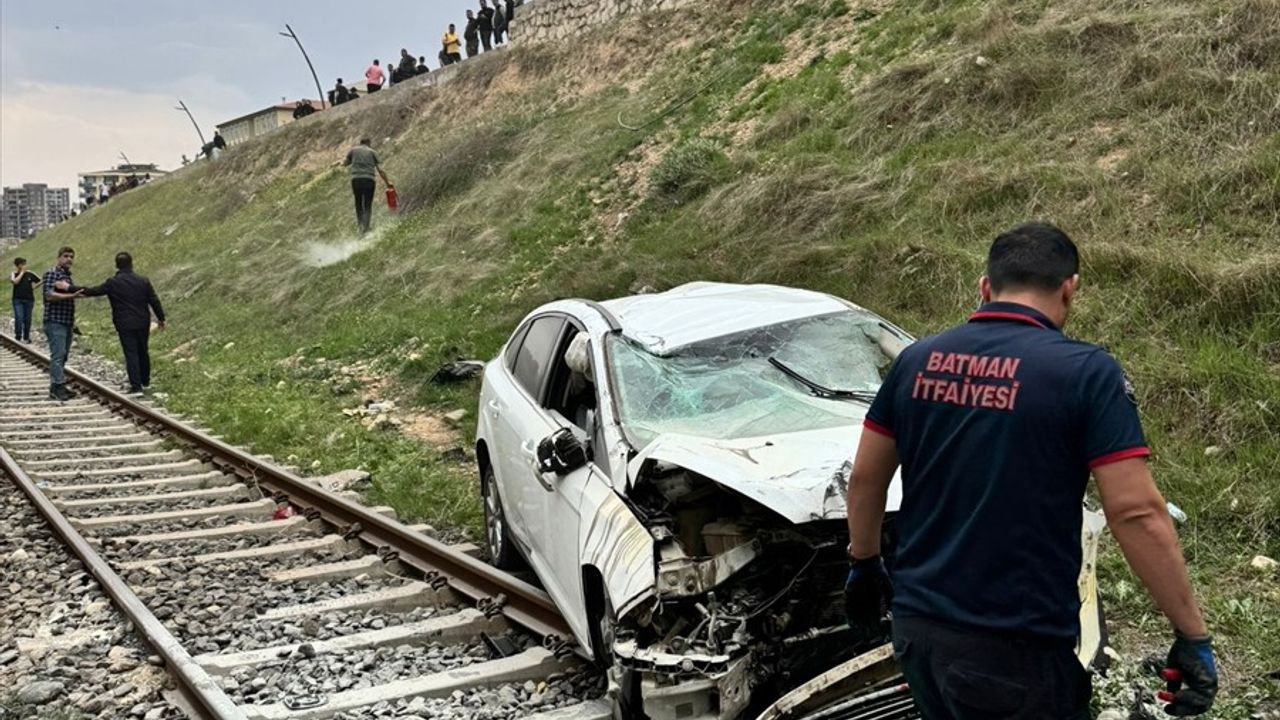 Batman'da Köprüden Düşen Otomobilde 3 Yaralı