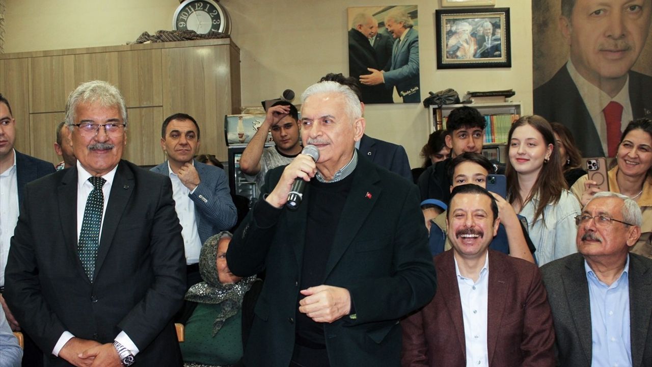 Binali Yıldırım İzmir'de Vatandaşlarla Buluştu