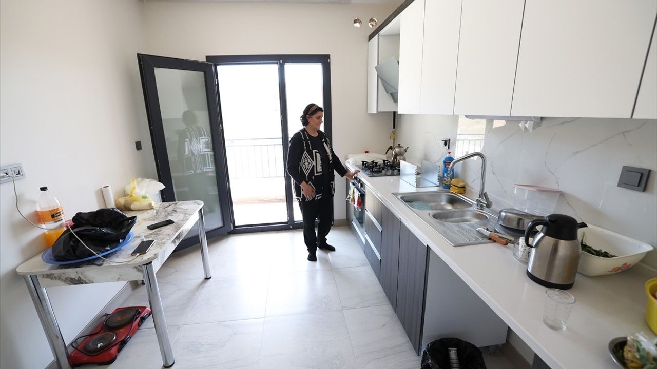 Darende'deki Deprem Konutlarına İlk Aile Yerleşti